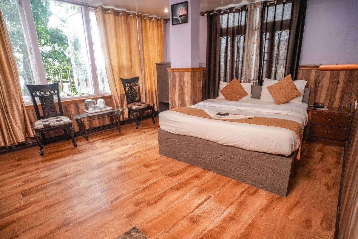 SUPER DELUXE DOUBLE BED