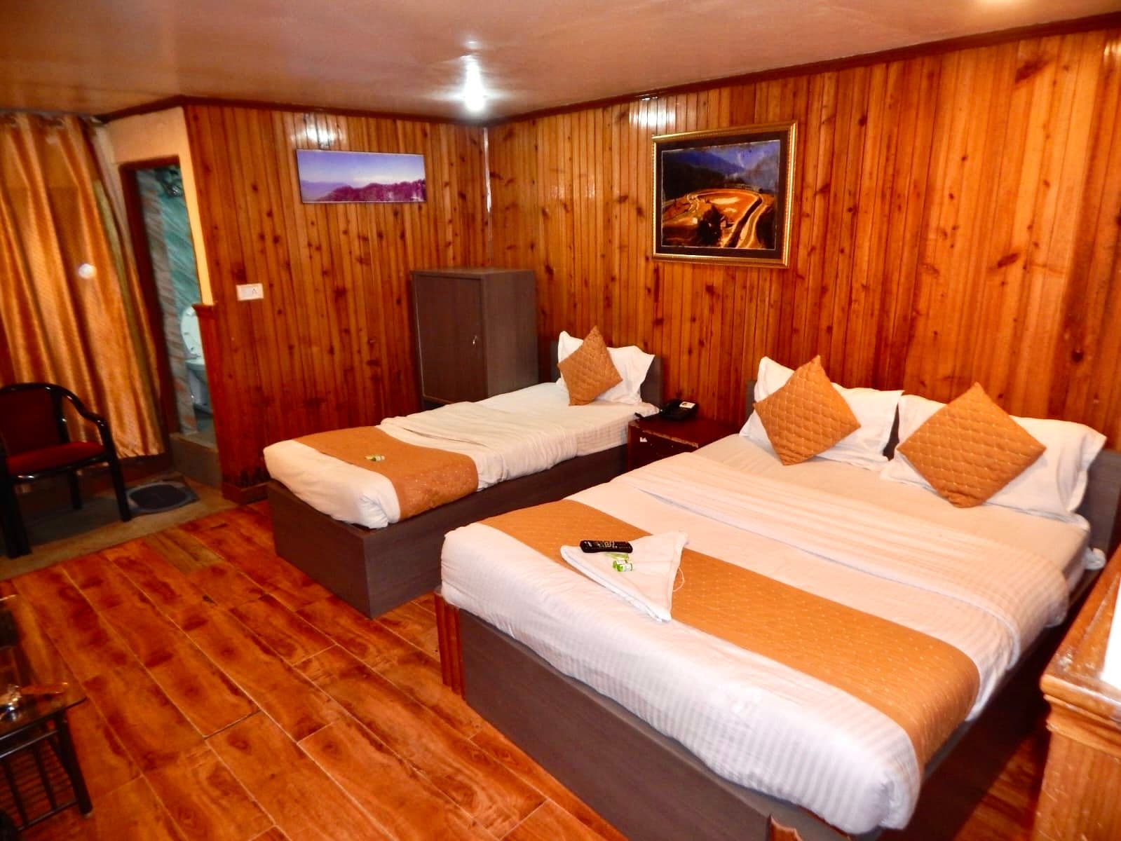 EXECUTIVE TRIPLE BED